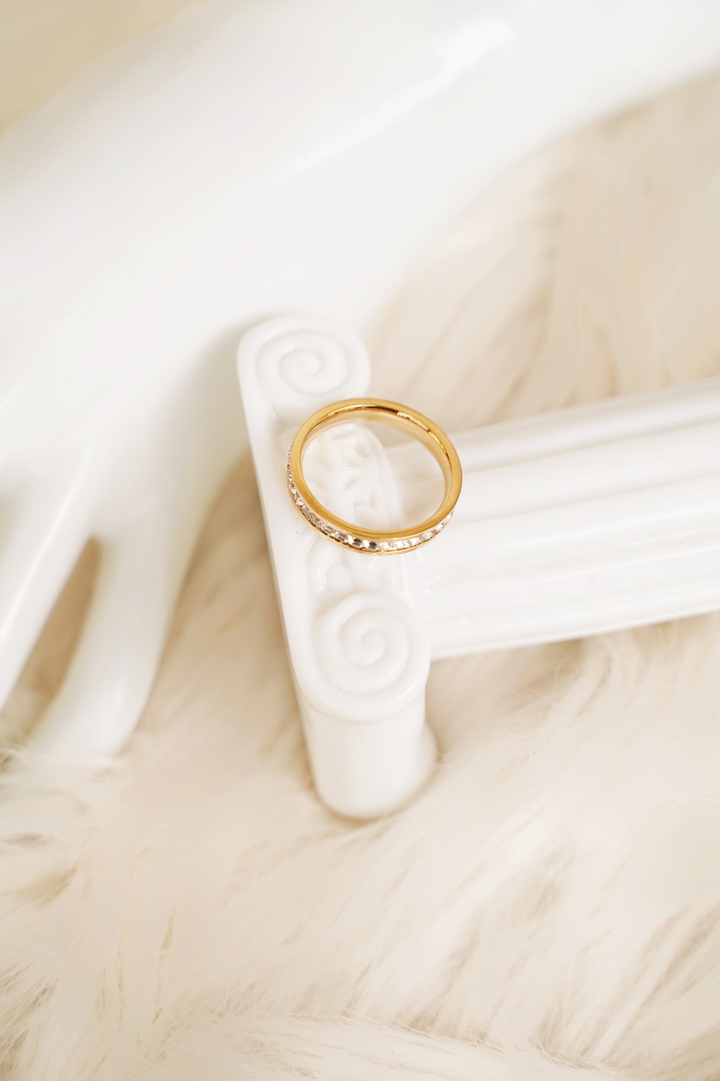 Eterna Single Row Zirconia Ring