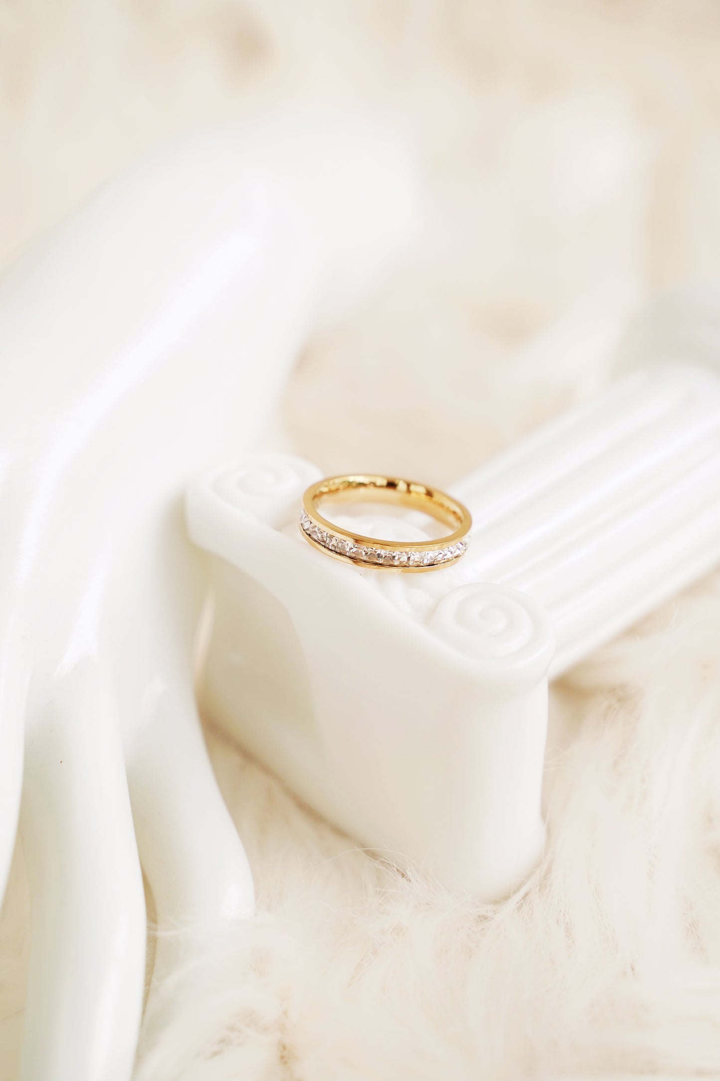 Eterna Single Row Zirconia Ring