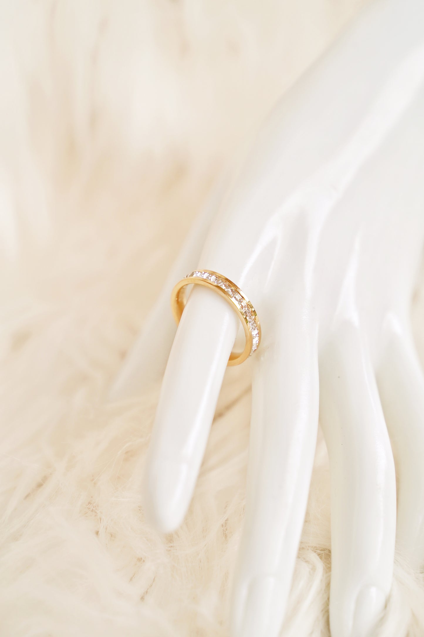 Eterna Single Row Zirconia Ring
