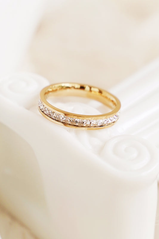 Eterna Single Row Zirconia Ring